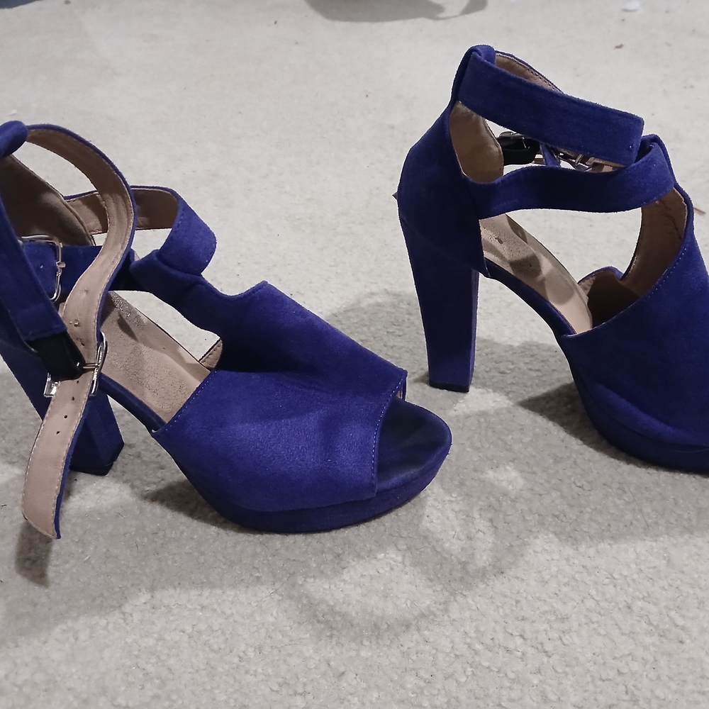 Chic Women's Blue Heels